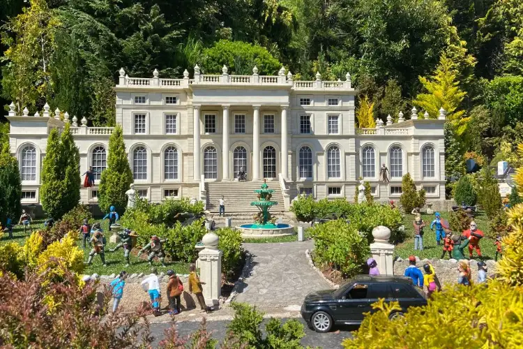 Babbacombe Model Village gardens